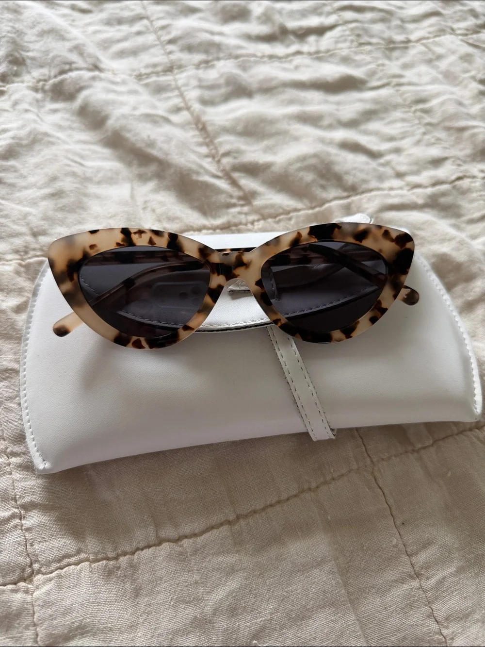 Tortoiseshell Cat-Eye Sunglasses - Brown Tortoise